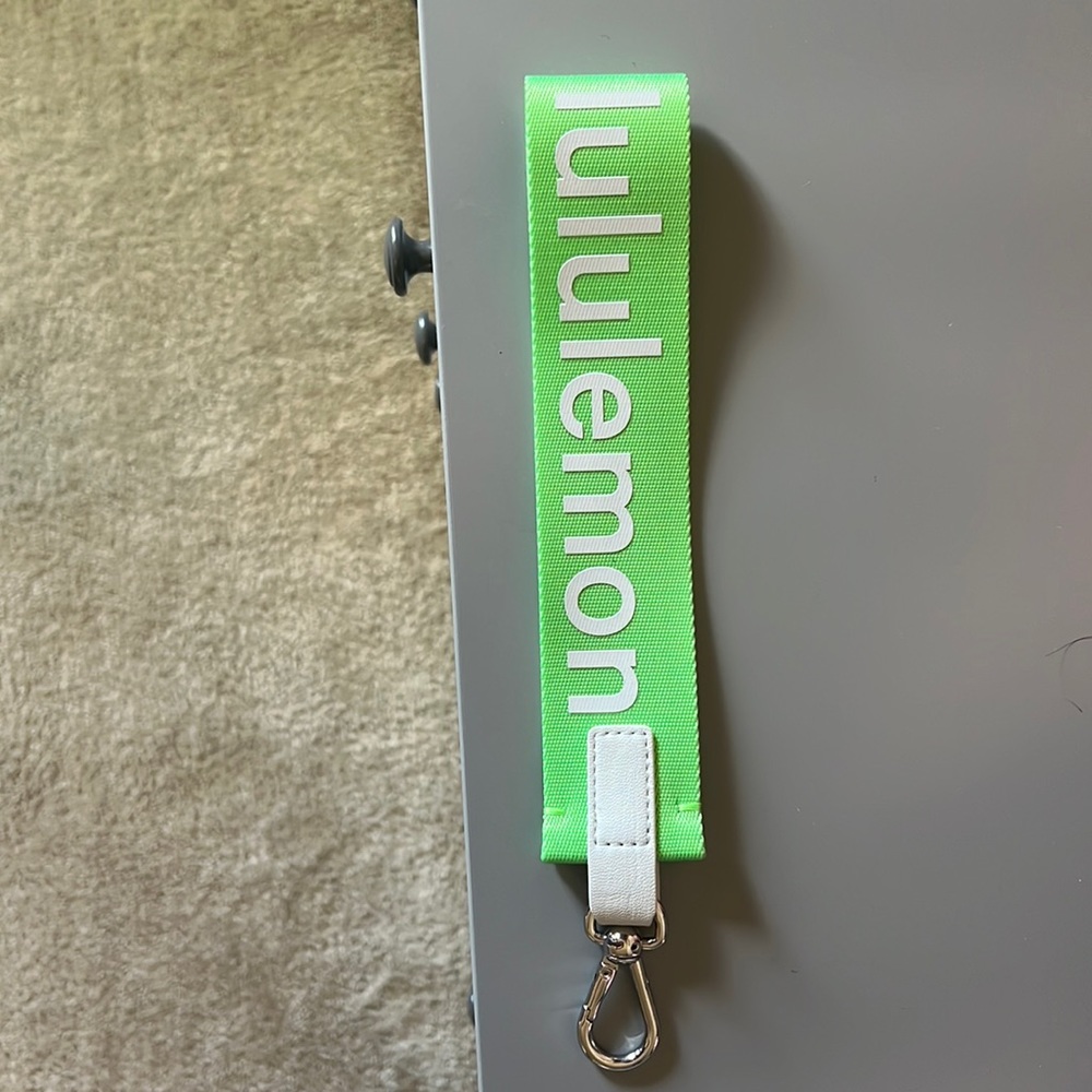 Lululemon Never Lost Keychain Scream Green